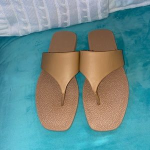 Banana Republic Leather Wide Strap Thong Tan Size 8 NWT